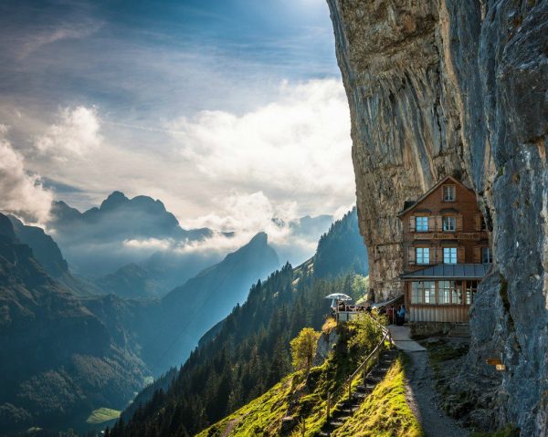 7.-Aescher-Hotel-600x479.jpg